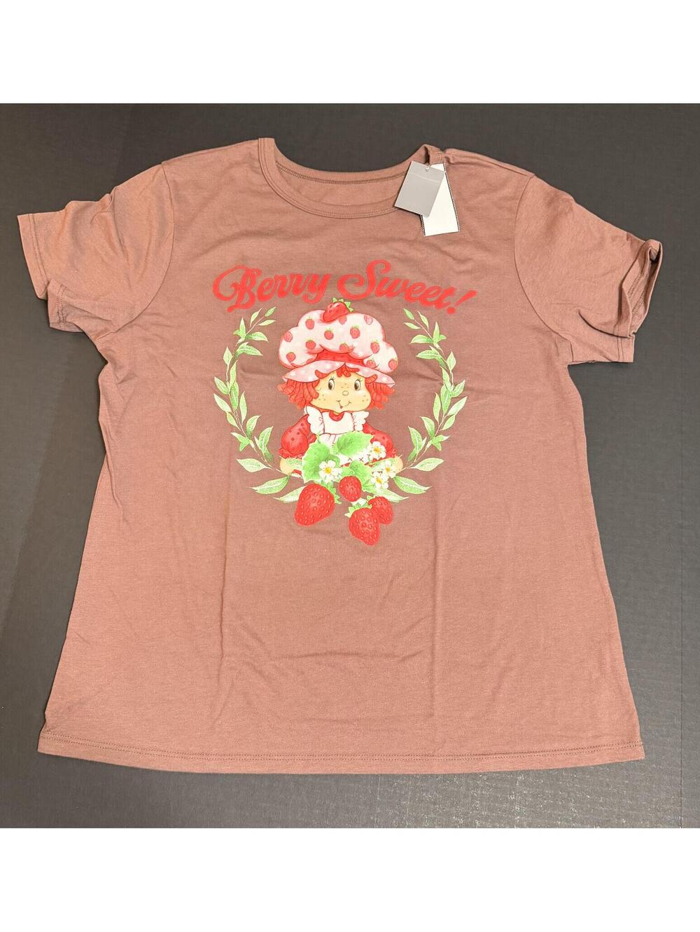 Women’s Apricot Strawberry Shortcake Graphic T-Shirt Medium. NWT. Tee.